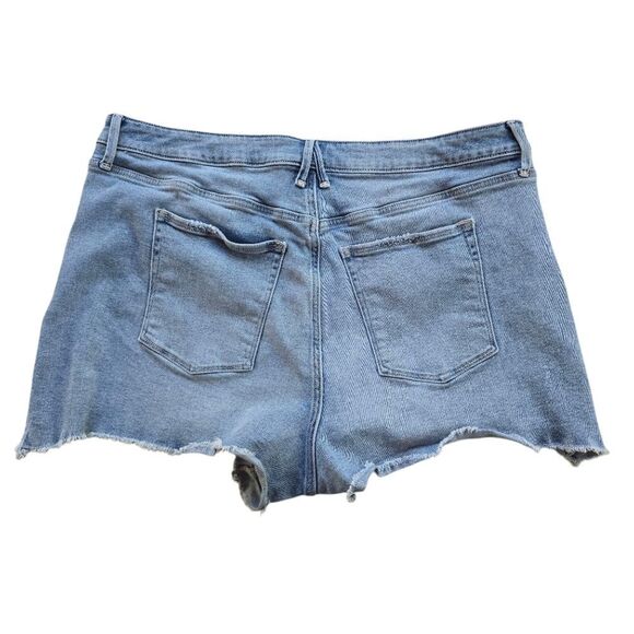 Good American Cut Off Denim Shorts Light Wash Plus size 20 - Picture 3 of 7